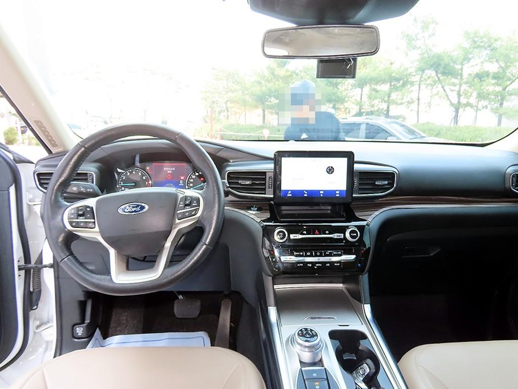 Ford Explorer 2.3 AWD Limited 8