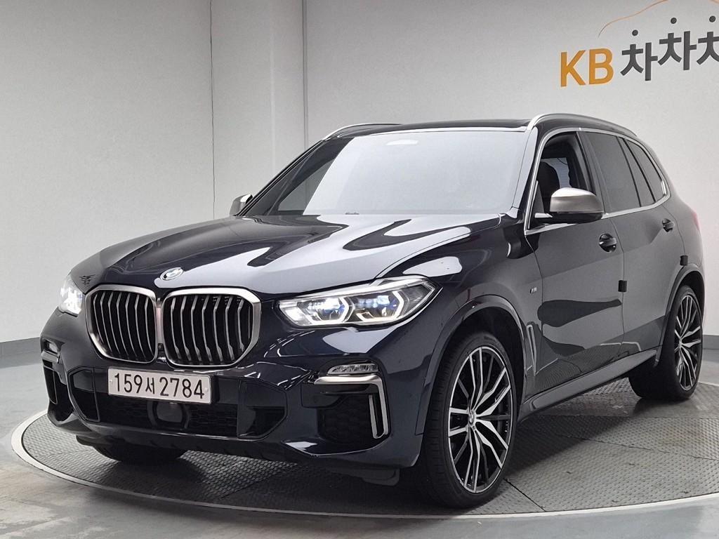 BMW X5 M50i