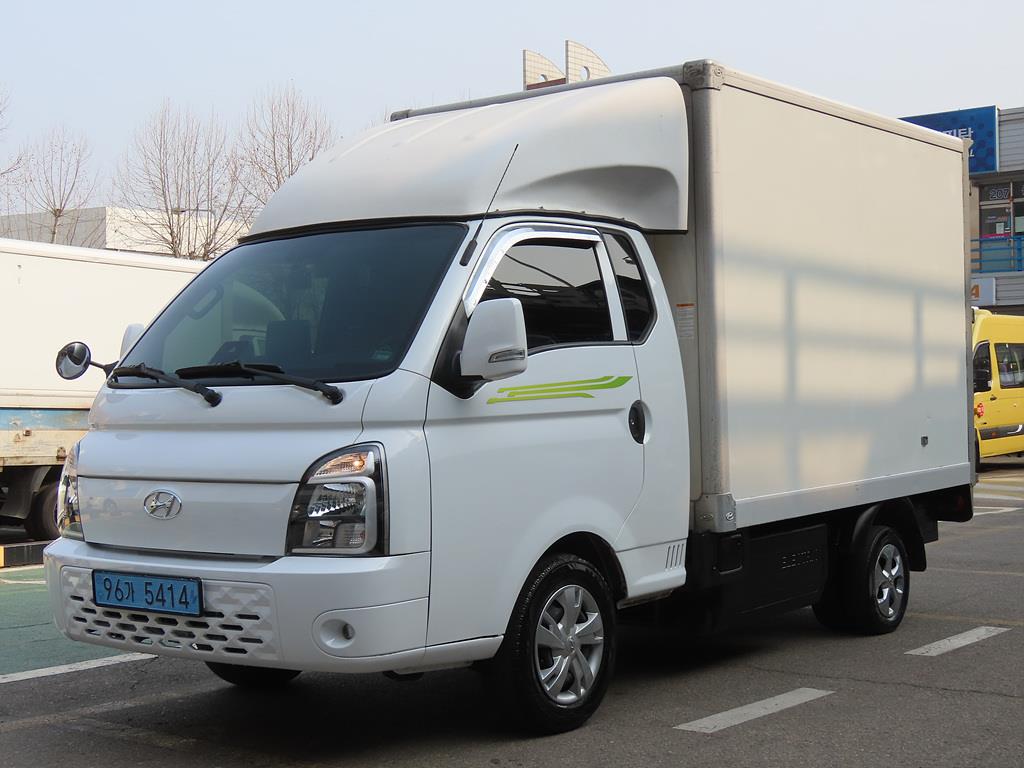 Hyundai Porter 1.0 Ton/ Super Cab/ Long Wheelbase