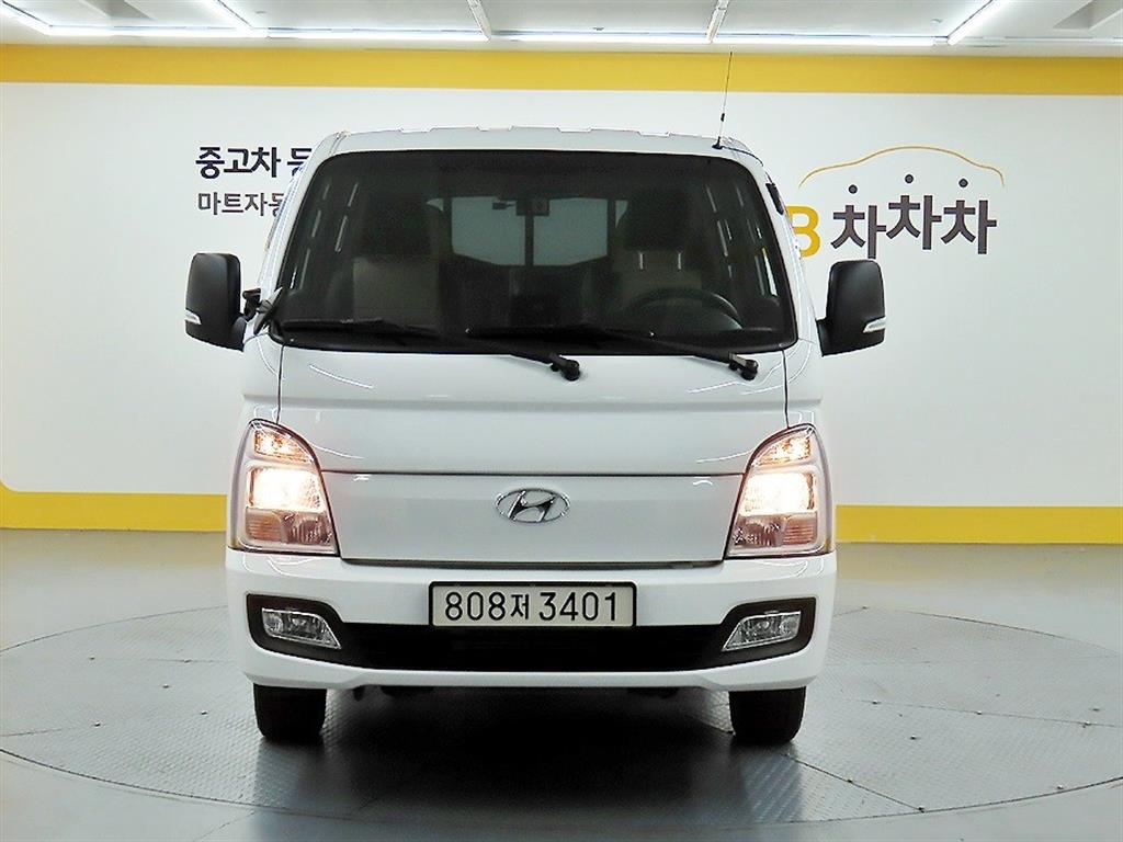 Hyundai Porter 1.0 Ton/ Double Cab/ Long Wheelbase/ CRDi Modern
