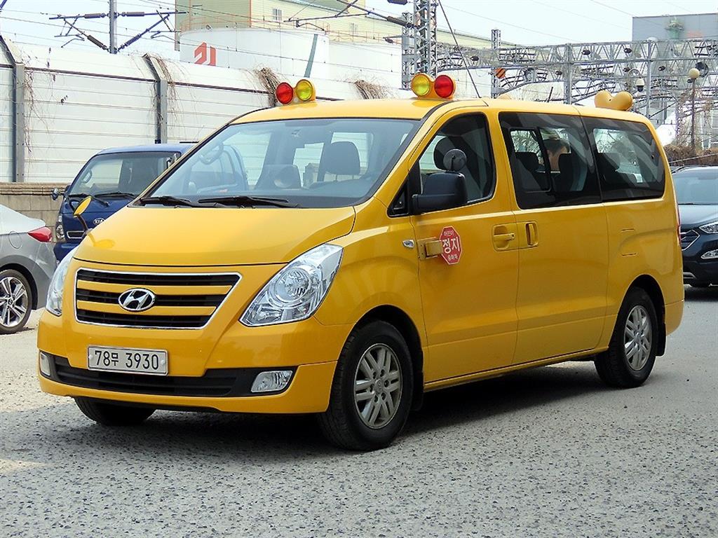 Hyundai Starex 3
