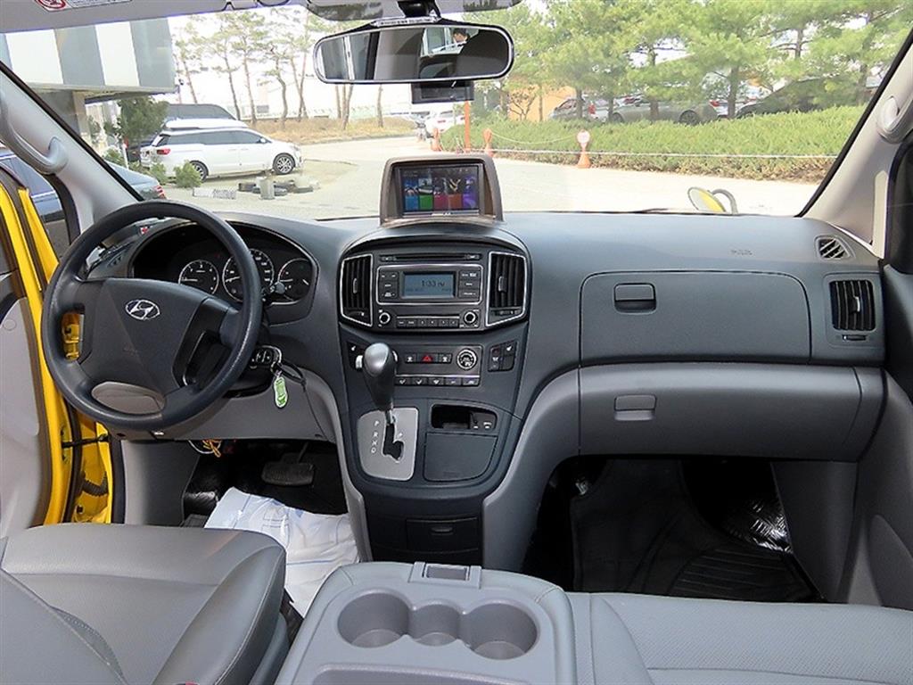 Hyundai Starex 9