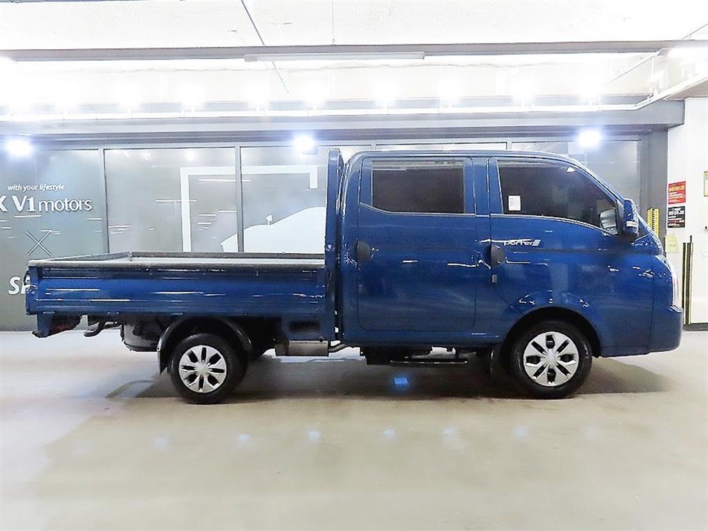 Hyundai Porter Double Cab/ Long Wheelbase/ 2WD Premium 4