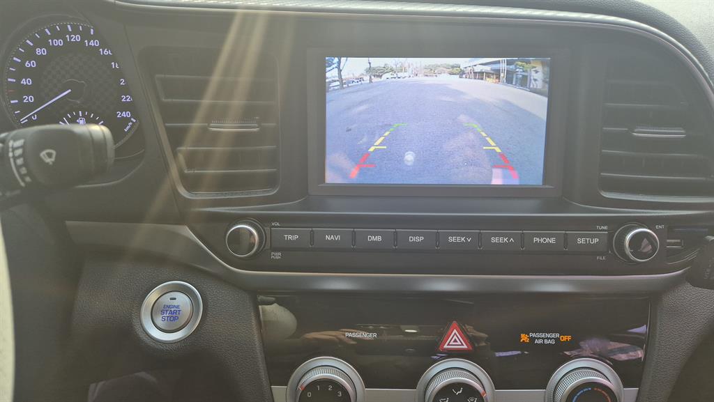 Hyundai Avante 1.6 Smart 8