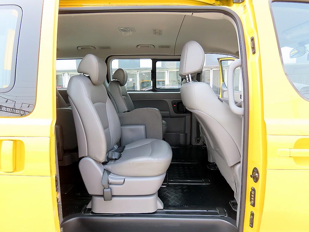 Hyundai Starex 7