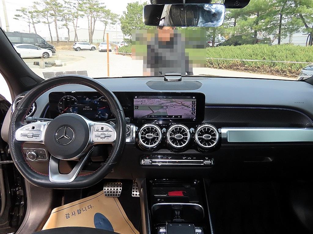 Mercedes-Benz GLB-Class GLB250 4MATIC 8