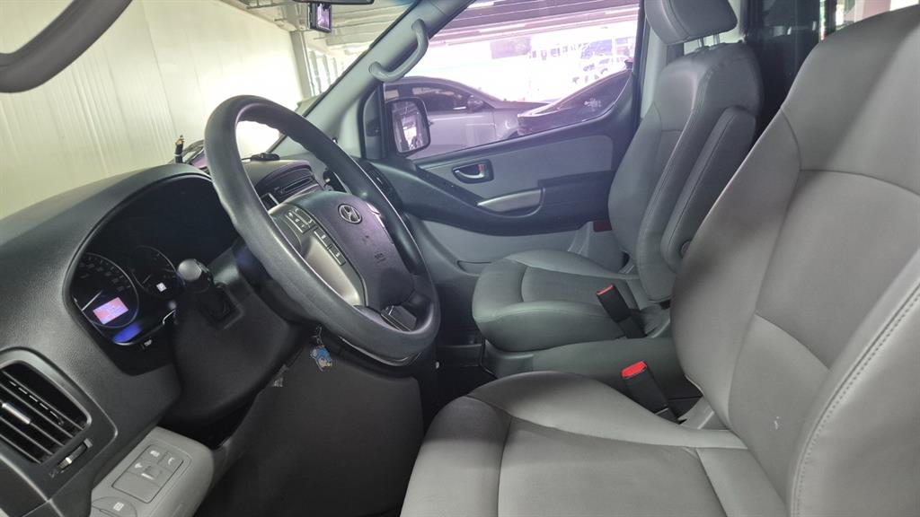 Hyundai Starex Ambulance 2WD 9