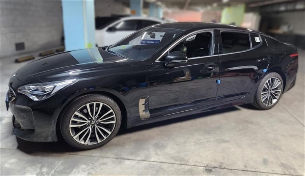 Kia Stinger Gasoline 2.0 Turbo AWD Platinum 3