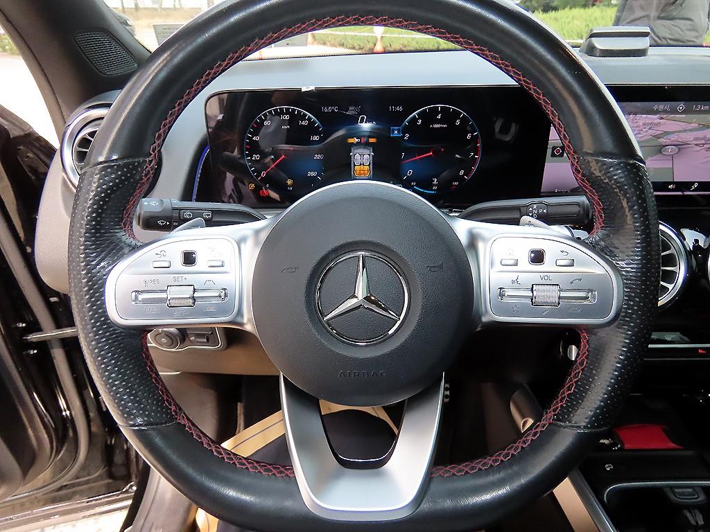 Mercedes-Benz GLB-Class GLB250 4MATIC 9