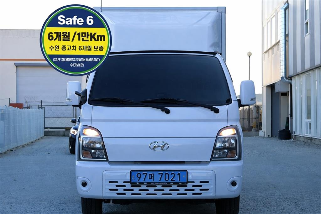 Hyundai Porter 1.0 Ton/ Super Cab/ Long Wheelbase 2