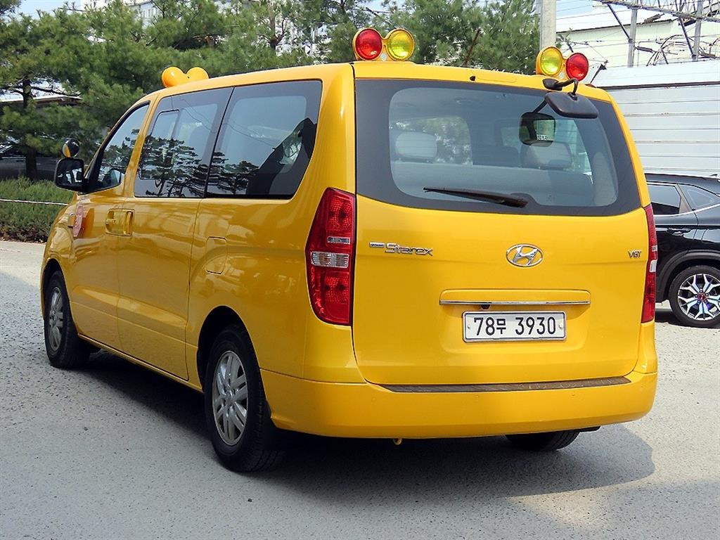 Hyundai Starex 4