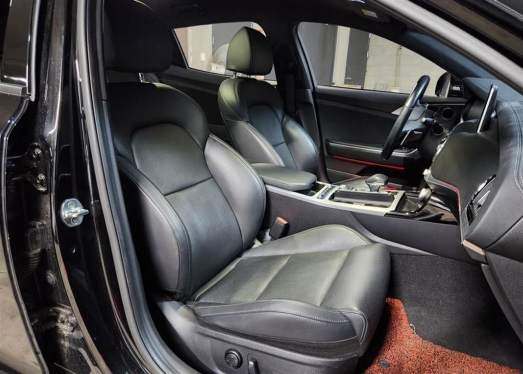 Kia Stinger Gasoline 2.0 Turbo AWD Platinum 6