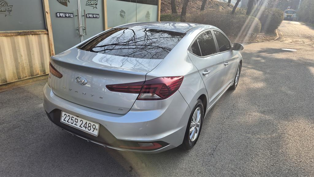 Hyundai Avante 1.6 Smart 3