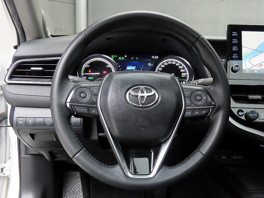 Toyota Camry 2.5 Hybrid XSE 10