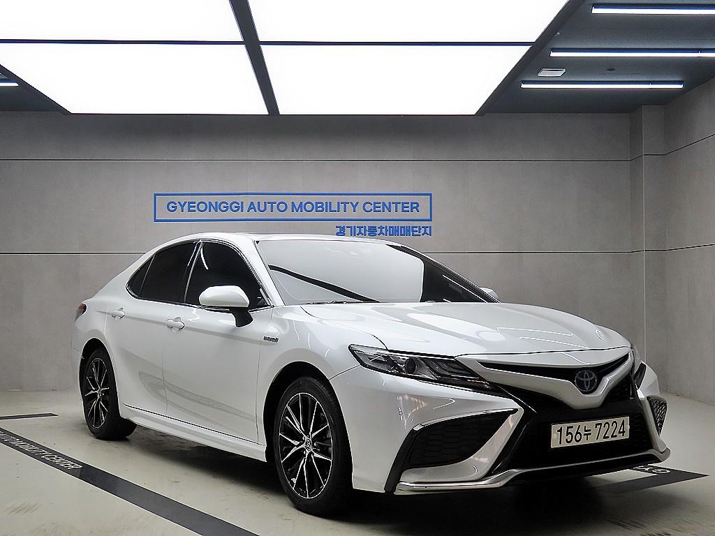 Toyota Camry 2.5 Hybrid XSE 2