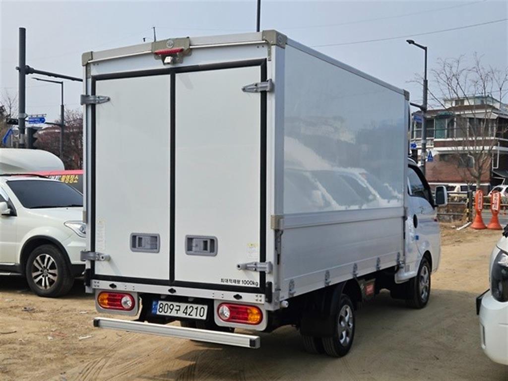 Hyundai Porter Electric Super Cab Smart 4