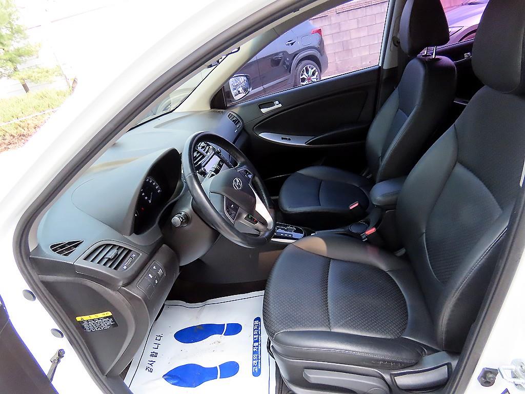 Hyundai Accent 1.4VVT Modern 6