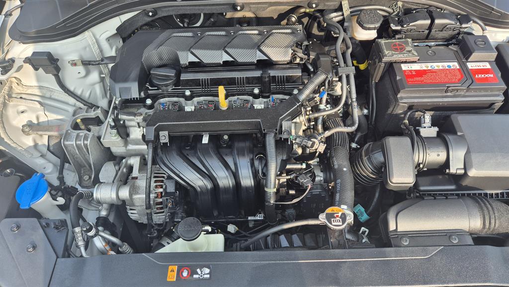 Hyundai Avante 1.6 Smart 4