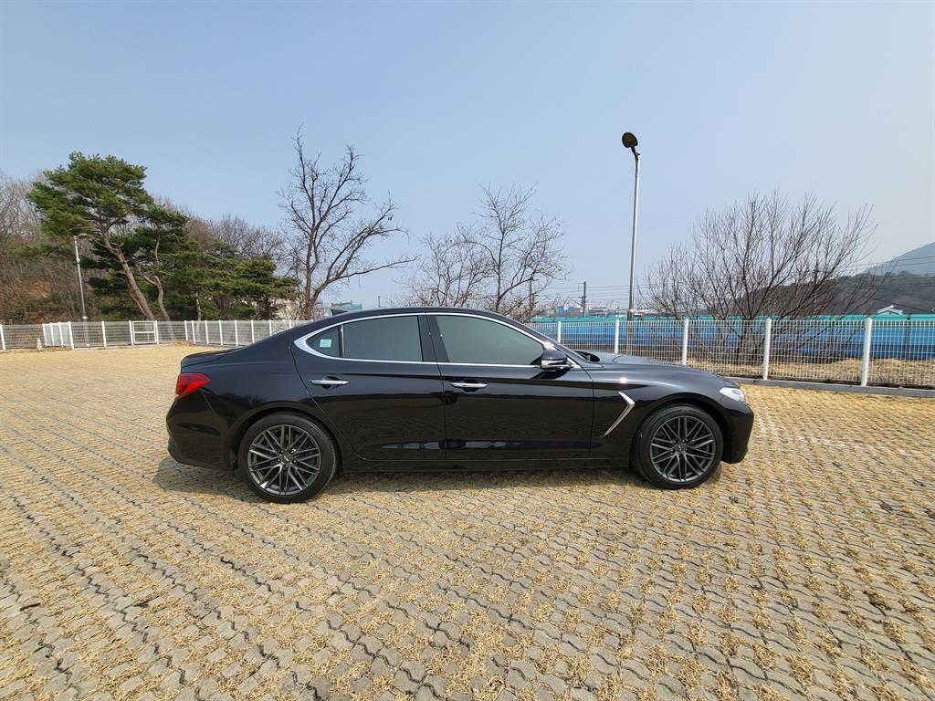 Genesis G70 2.0T AWD Advanced 6