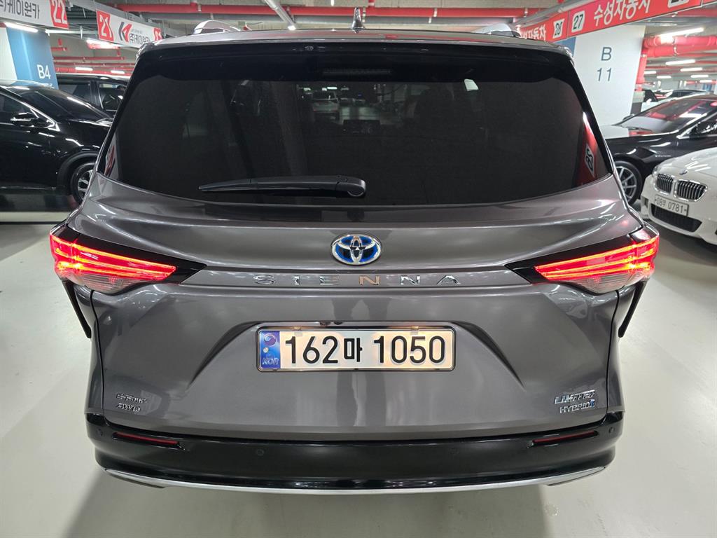 Toyota Sienna 2.5 AWD Hybrid 6
