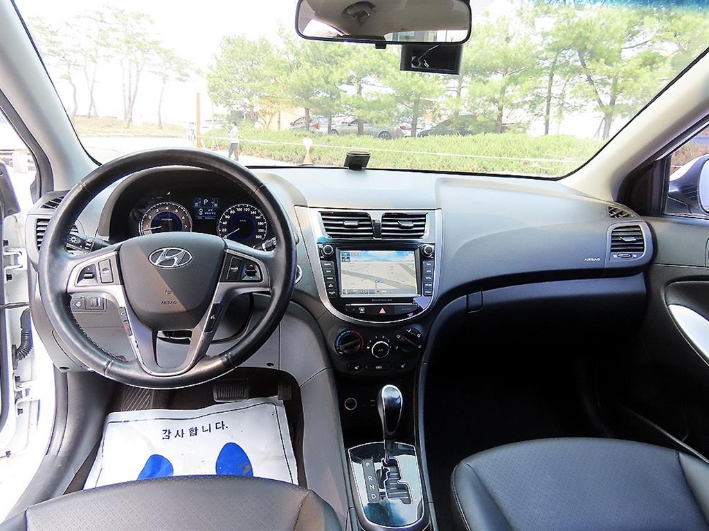 Hyundai Accent 1.4VVT Modern 8