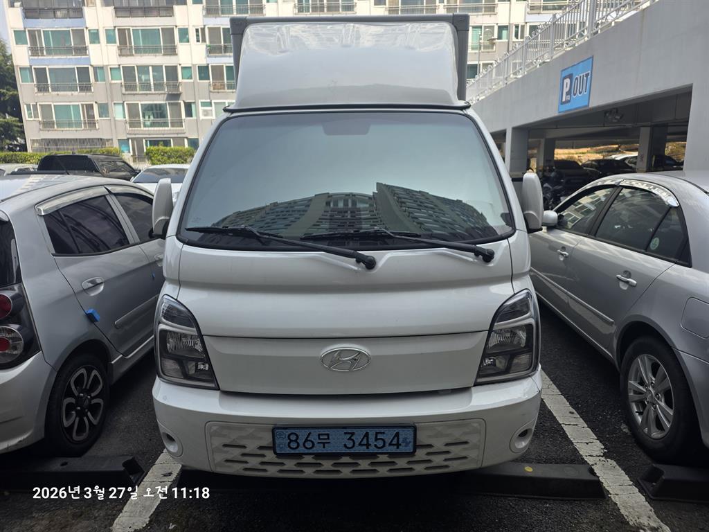 Hyundai Porter 1.0 Ton/ Super Cab/ Long Wheelbase