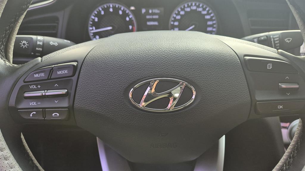 Hyundai Avante 1.6 Smart 10