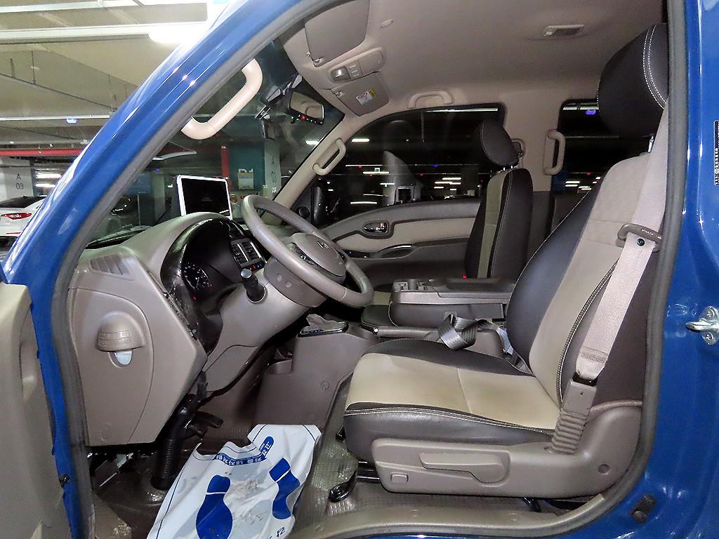 Hyundai Porter Double Cab/ Long Wheelbase/ 2WD Premium 8