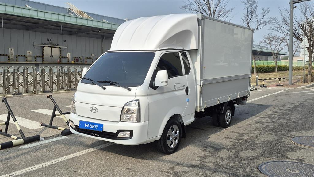 Hyundai Porter Electric/ Super Cab/ Long Wheelbase Modern Plus