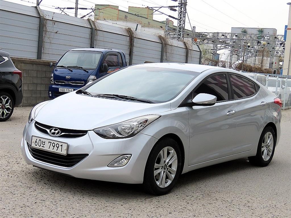 Hyundai Avante M16 GDI Luxury 3