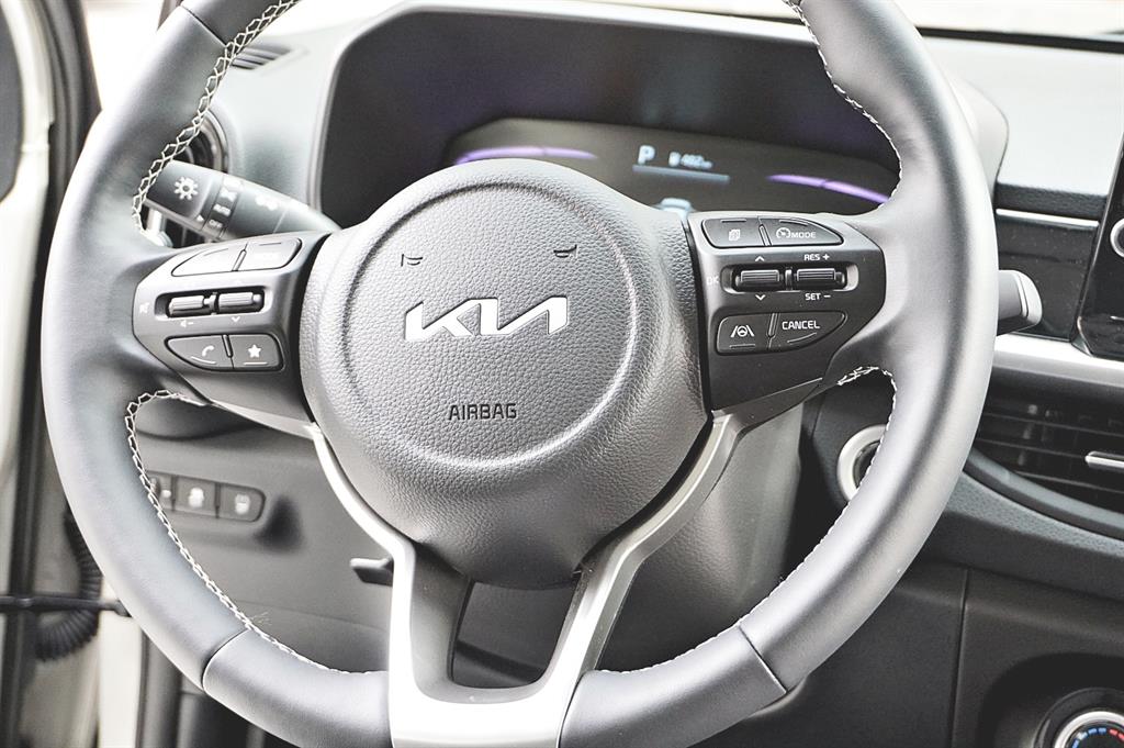 Kia Morning 1.0 Gasoline Prestige 10