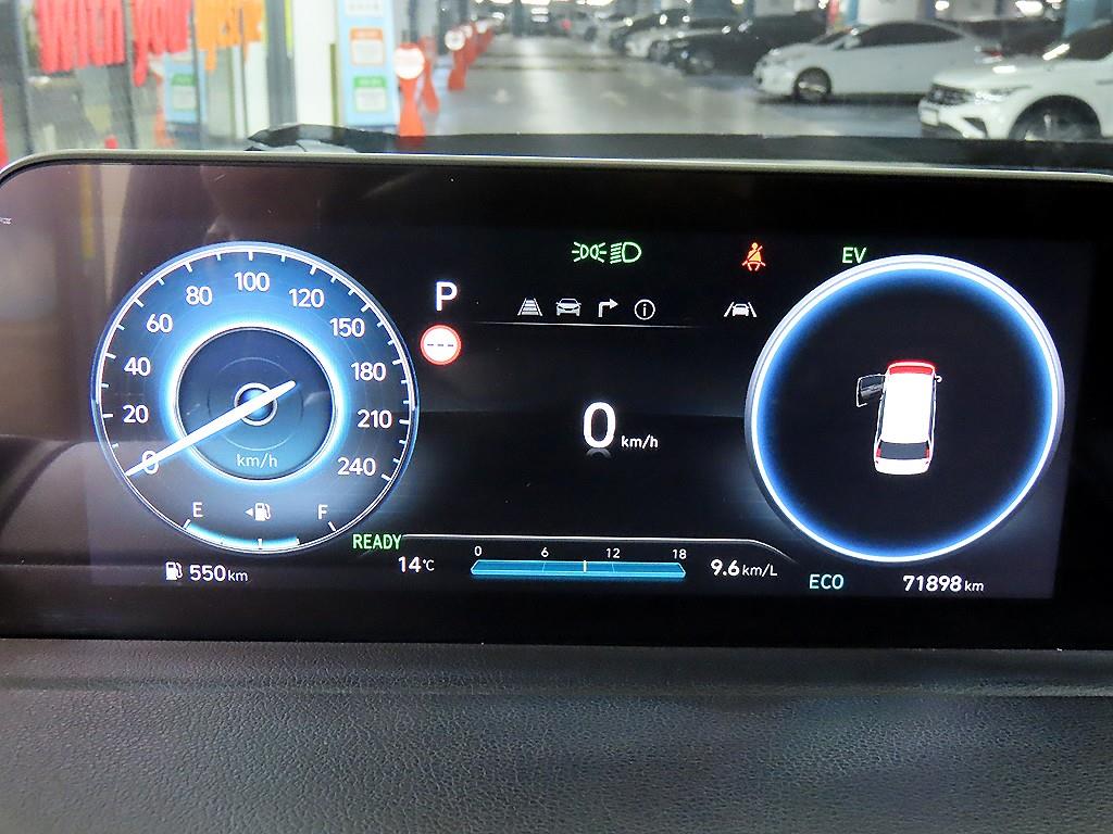 Hyundai Staria HEV 1.6 Lounge Mobility 10