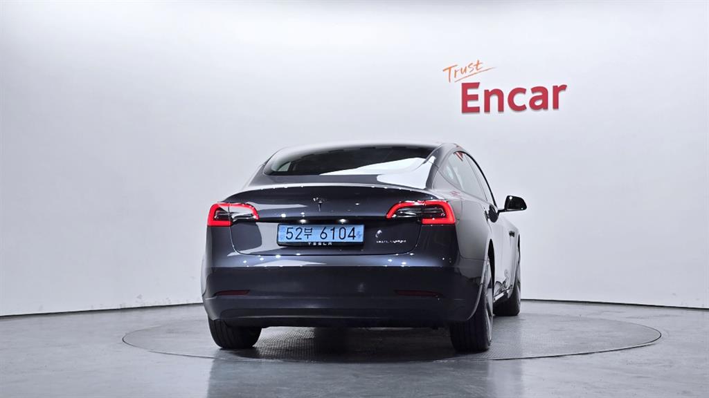 Tesla Model 3 Long Range 5