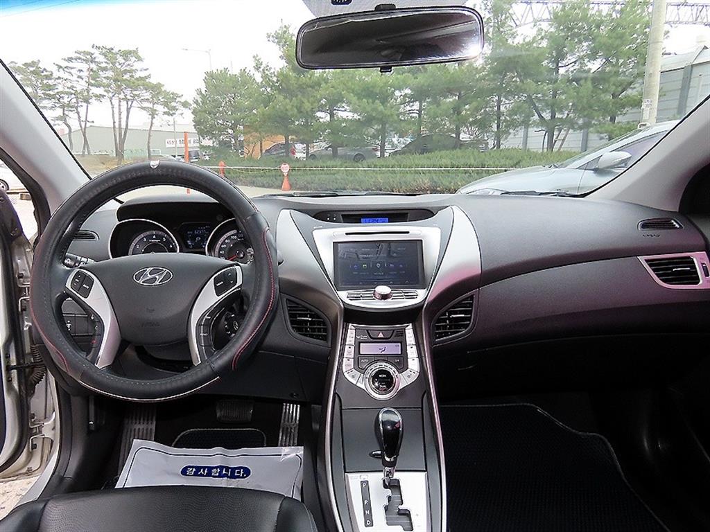 Hyundai Avante M16 GDI Luxury 8