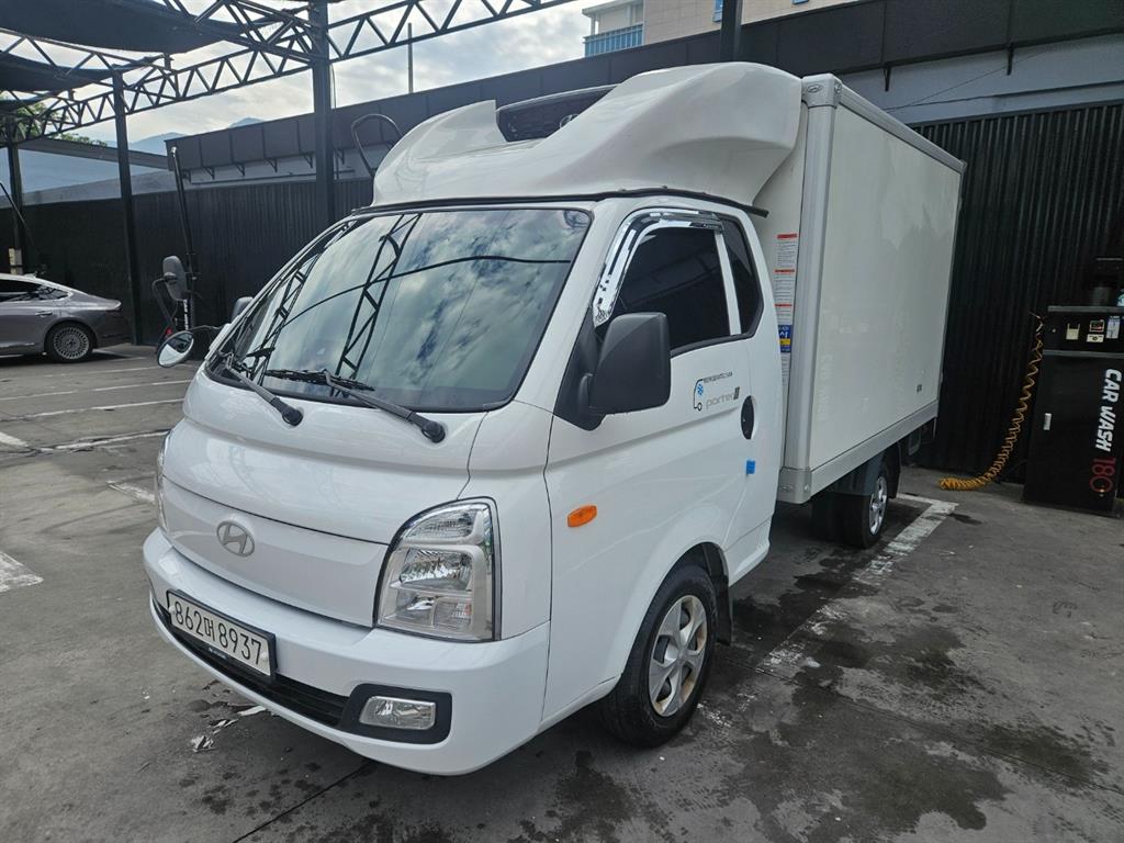 Hyundai Porter Super Cab/ Long Wheelbase/ Twin Comp Smart 3