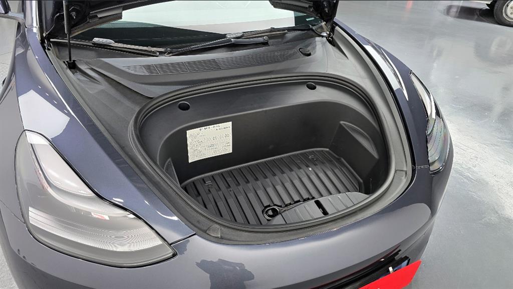 Tesla Model 3 Long Range 7