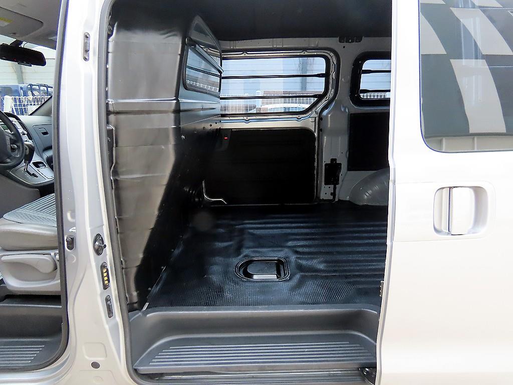 Hyundai Starex CVX Luxury 7