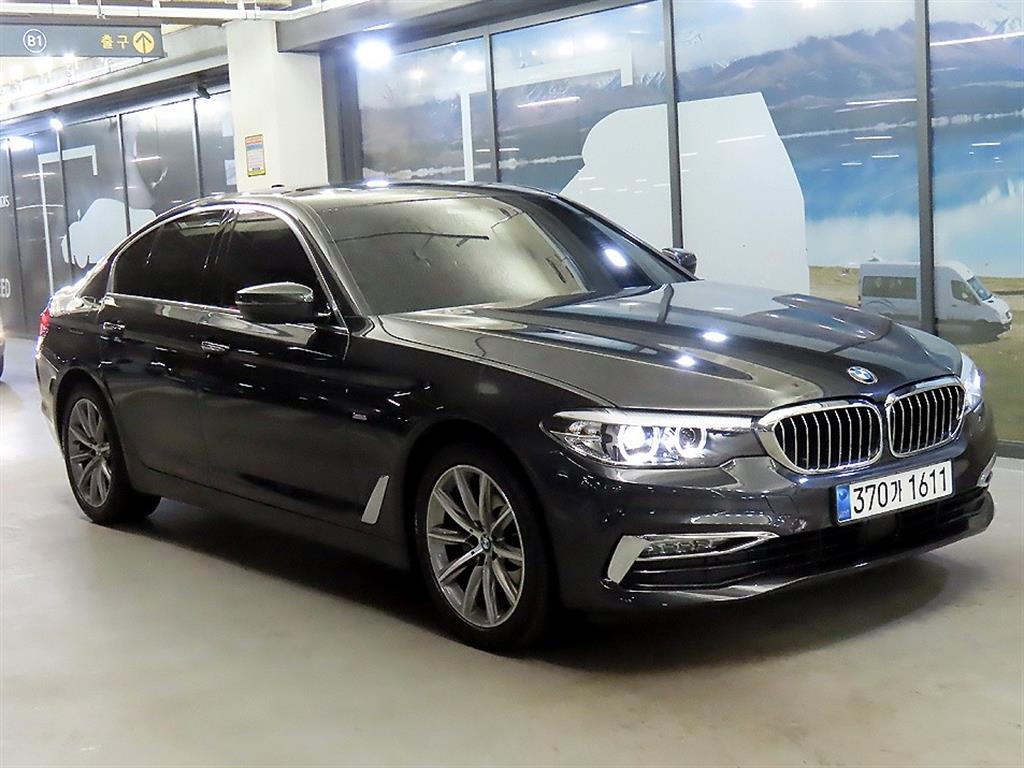 BMW 5 Series 520i Luxury
