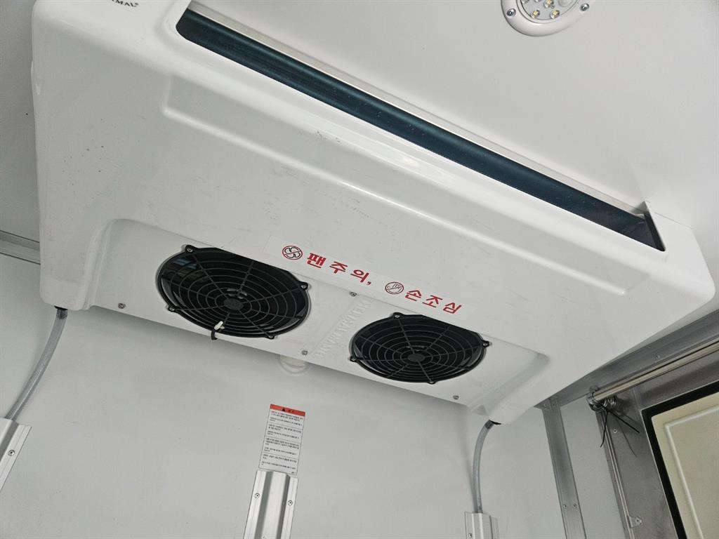 Hyundai Porter Super Cab/ Long Wheelbase/ Twin Comp Smart 8