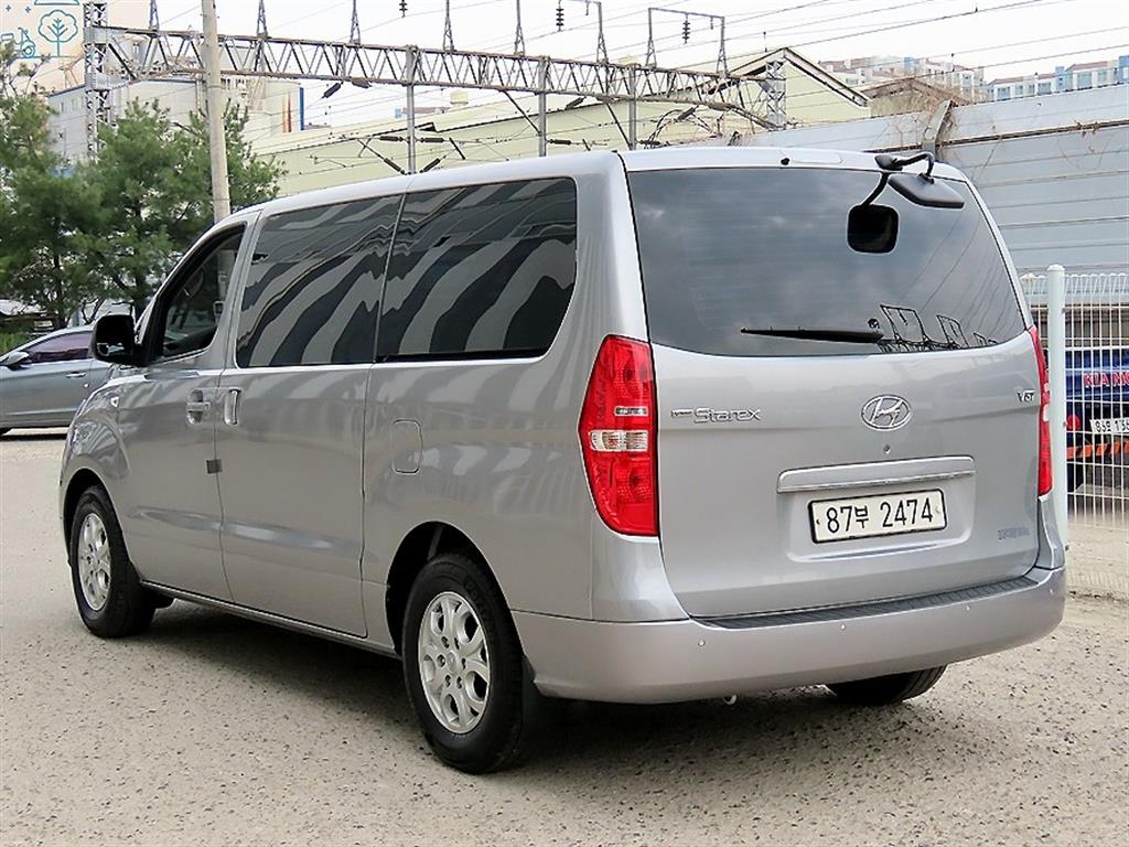 Hyundai Starex CVX Luxury 4