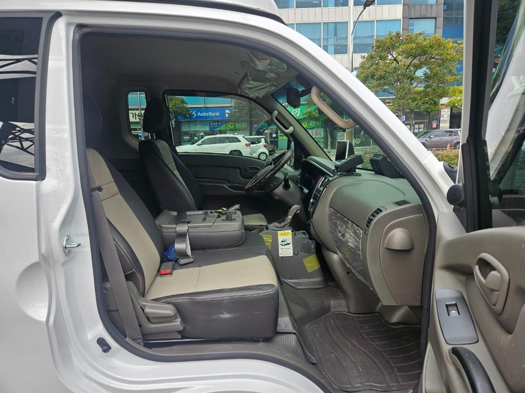 Hyundai Porter Super Cab/ Long Wheelbase/ Twin Comp Smart 10