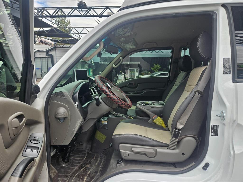 Hyundai Porter Super Cab/ Long Wheelbase/ Twin Comp Smart 9