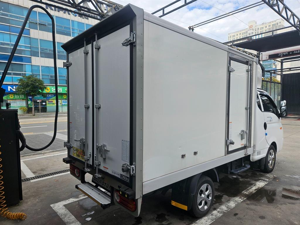 Hyundai Porter Super Cab/ Long Wheelbase/ Twin Comp Smart 5