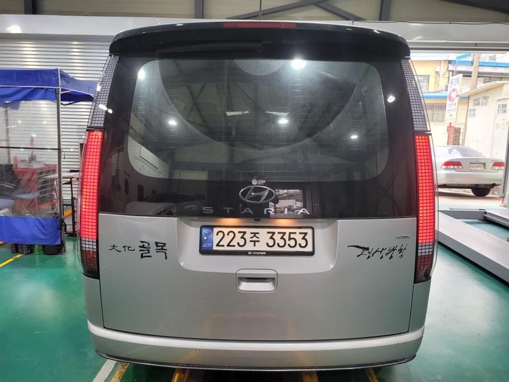 Hyundai Staria 4WD Diesel Lounge Prestige 3