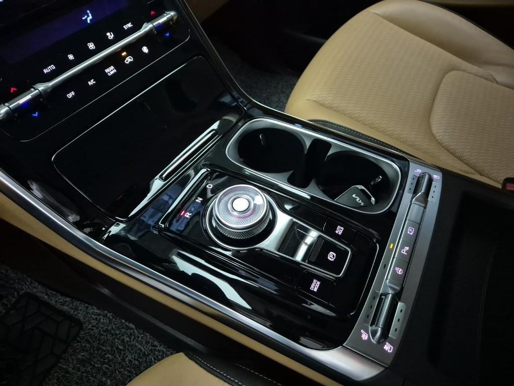 Kia Carnival Gasoline Noblesse 9