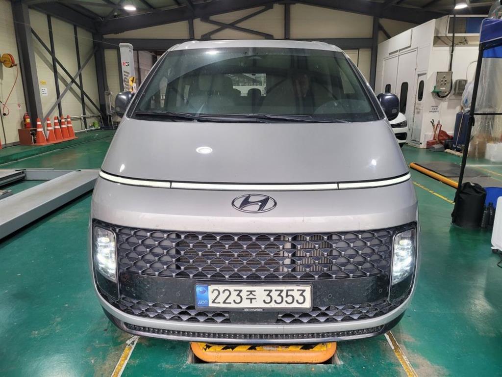 Hyundai Staria 4WD Diesel Lounge Prestige 2