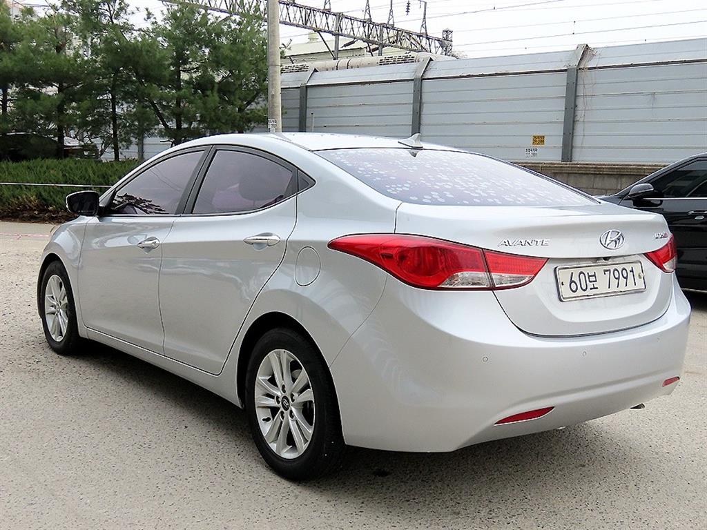 Hyundai Avante M16 GDI Luxury 4