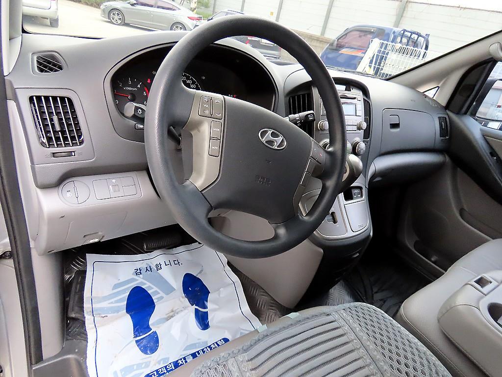 Hyundai Starex CVX Luxury 8