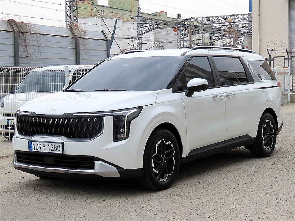 Kia Carnival Diesel Prestige — фото 2