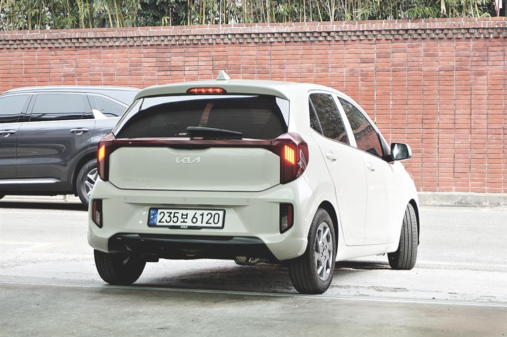 Kia Morning 1.0 Gasoline Prestige 4